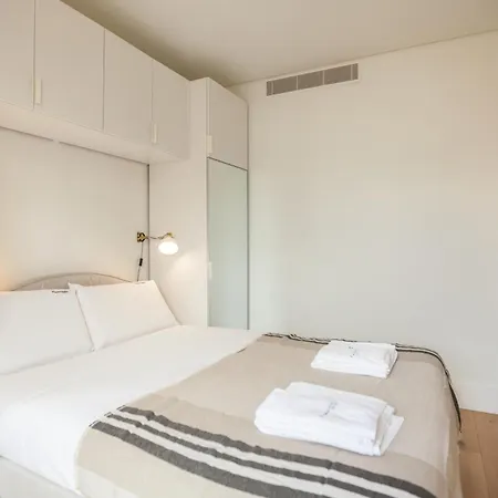 Flh Arroios Elegant Retreat With Pool & Parking Lisbona