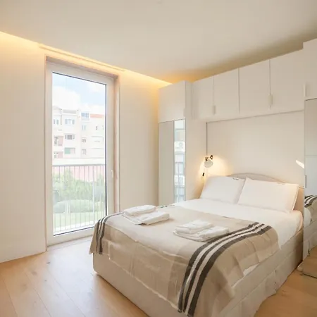 Flh Arroios Elegant Retreat With Pool & Parking 公寓